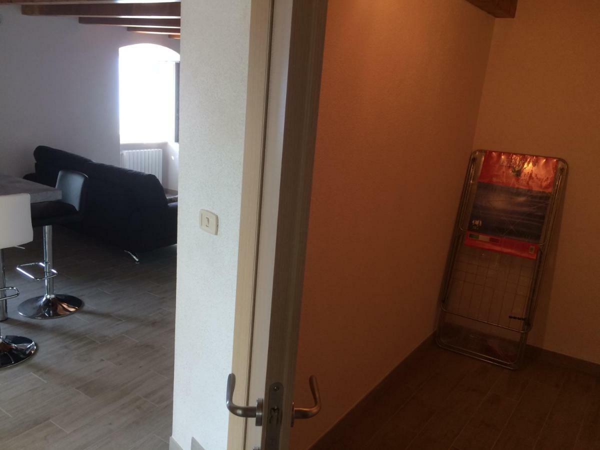 Appartamento Cadelagnel Castelletto Di Brenzone Exterior foto